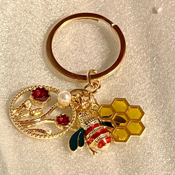 Keyring Ornament Golden Bee Keychain With Charms - Bee, Honeycomb, Floral - NWOT - Picture 1 of 5